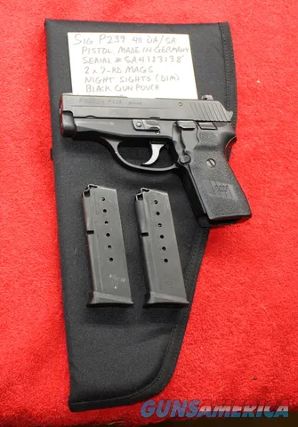 Sig P239 .40 Caliber DA/SA Pistol, Night Sights, 2 x Mags