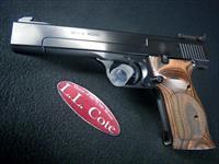 Smith & Wesson Model 41 22lr 5.5" NEW 130511