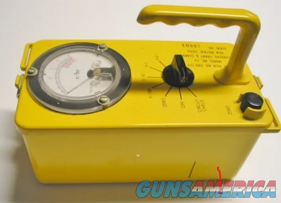 Vintage Geiger Counter Victoreen CD V715 Meter Radiation Detector Untested Img-2