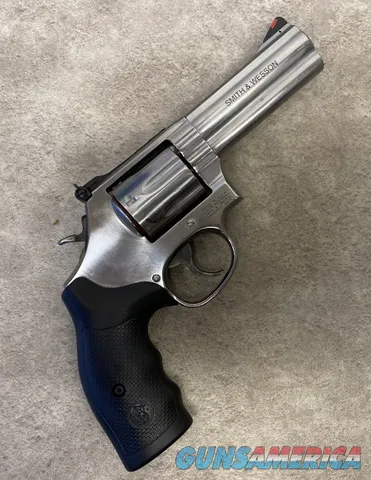 Smith & Wesson Model 686 Plus 4 inch 7 Shot 357 Mag  **NEW**