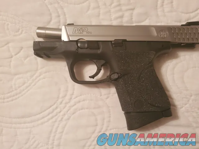 SMITH & WESSON   STAINLESS 40 C