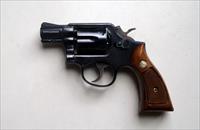 SMITH & WESSON MODEL 10 "SNUB NOSE" REVOLVER WITH HOLSTER