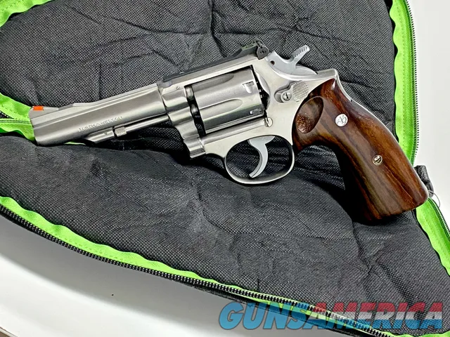 Smith & Wesson 67 022188628029 Img-2