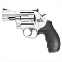 Smith and Wesson 686 Plus .357 Magnum, 2.5" Barrel Free Shipping NEW 164192