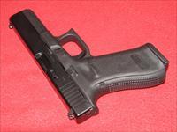Glock 17 Gen 5 Pistol (9mm)