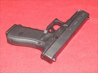 Glock 22 Gen 4 Pistol .40 S&W Img-3