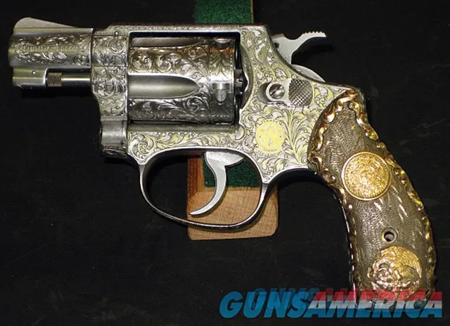 S&W MODEL 60 STAINLESS STEEL CUSTOM ENGRAVED WITH STERLING SILVER & 14K GOLD GRIPS AND 14K GOLD ACCENTS. FABULOUS HEIRLOOM PIECE ACCENTS.  Img-4