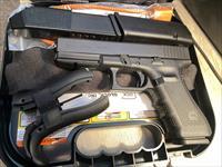 Glock 17 Gen4 9mm 17+1 3 mags NIB Glock Tritium Night Sights G17 GNS