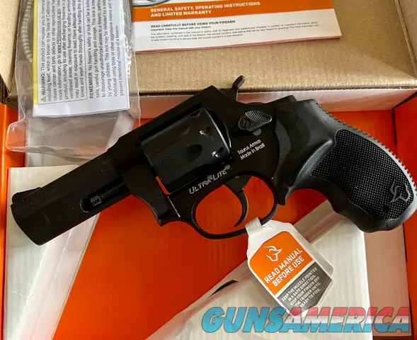 Taurus 942 Ultra-Lite .22WMR 2-942M041UL NIB 8-Shot 3" Black M942