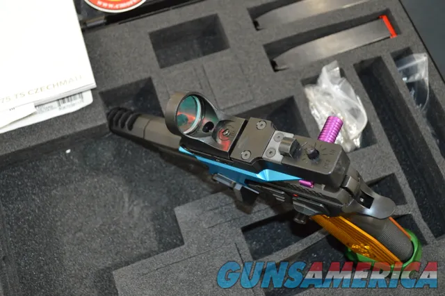 CZ 75 Czechmate Parrot