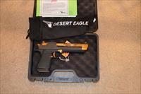 Desert Eagle L6 44 Magnum Black/Gold Special Edition Img-1
