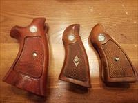 Smith and Wesson Original Grips Img-1