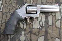 SMITH & WESSON MODEL 686 PLUS 7 SHOT 357 MAGNUM 4" SS