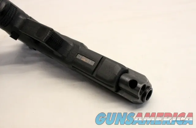 GLOCK Model 35 Gen 3 semi-automatic pistol  .40SW  3 10rd Magazines Img-3