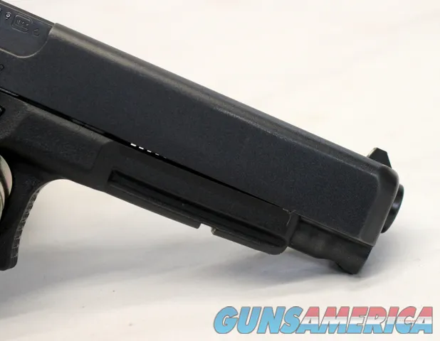 GLOCK Model 35 Gen 3 semi-automatic pistol  .40SW  3 10rd Magazines Img-14