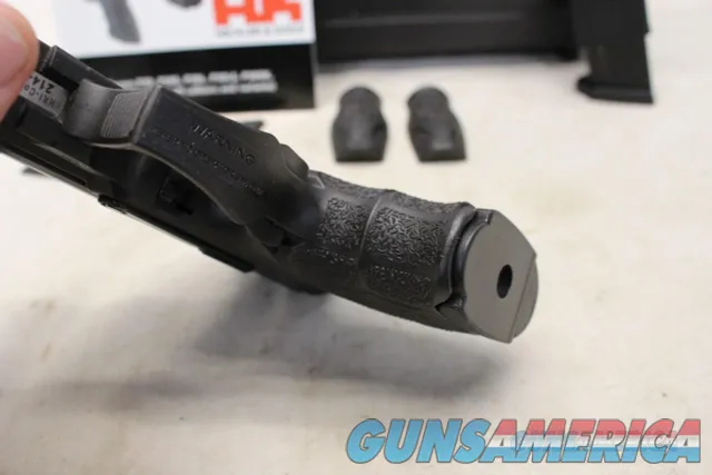 HK P30SK semi-automatic pistol ~ 9mm ~ Case, Manual, Magazines and Extras!