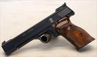 Smith & Wesson MODEL 41 semi-automatic Target Pistol  .22LR  Box, Manual & 2 Magazines Img-2