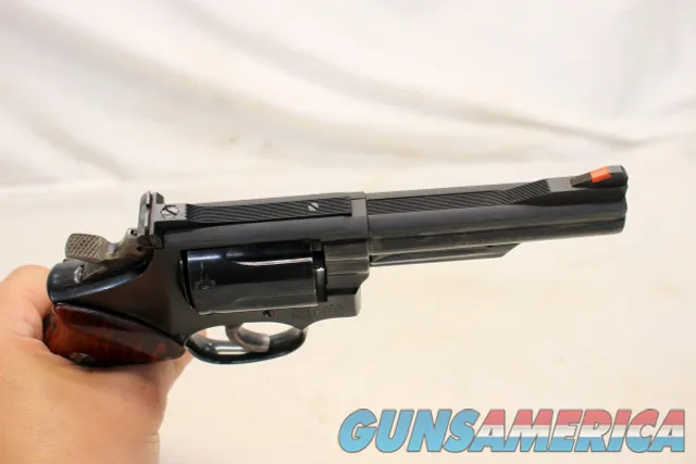 Smith & Wesson MODEL 19-5 Revovler .357 Magnum 4" Barrel NICE!