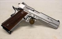 Smith & Wesson PRO SERIES 1911 semi-automatic pistol  9mm Luger  Orig. Box, Manual and 3 10rd Wilson Combat Magazines Img-5