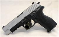 Sig Sauer P226 TWO TONE semi-automatic pistol  9mm  Case, Manual, Magazines & Holster Img-2