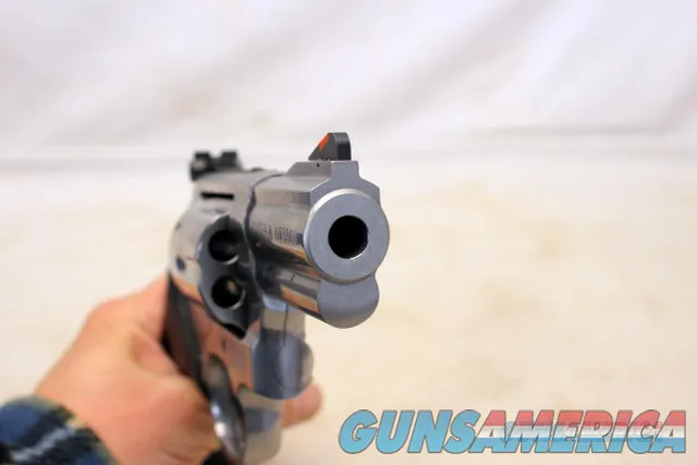 Smith & Wesson 686-6 SNUB NOSE 2.5" Revolver STAINLESS STEEL Box Manual Keys 164231