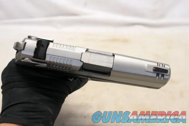 RUGER Model P95DC semi-automatic pistol 9mm BOX (2) Magazines