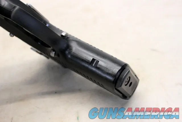 RUGER Model P95DC semi-automatic pistol 9mm BOX (2) Magazines