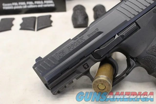 HK P30SK semi-automatic pistol ~ 9mm ~ Case, Manual, Magazines and Extras!