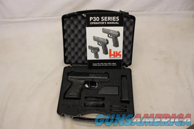 HK P30SK semi-automatic pistol ~ 9mm ~ Case, Manual, Magazines and Extras!