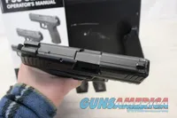 HK P30SK semi-automatic pistol ~ 9mm ~ Case, Manual, Magazines and Extras!