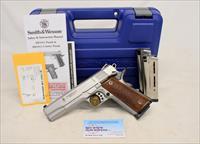 Smith & Wesson PRO SERIES 1911 semi-automatic pistol  9mm Luger  Orig. Box, Manual and 3 10rd Wilson Combat Magazines Img-1