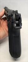 Beretta Model 92FS semi-automatic pistol  Blued  9mm  Original Box, Manual & Magazine Img-15