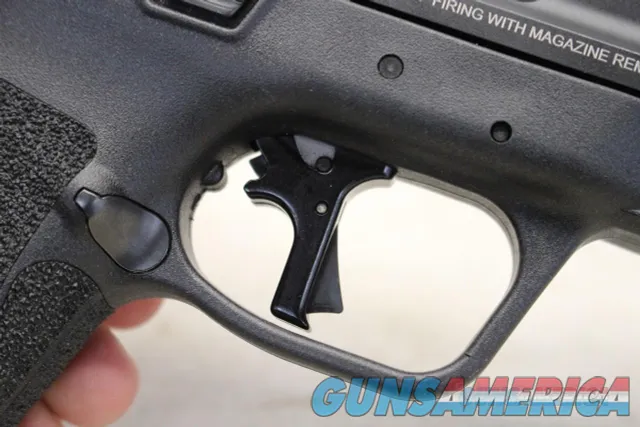 Smith & Wesson M&P 2.0 semi-automatic pistol APEX TRIGGER 9mm Box & Extras