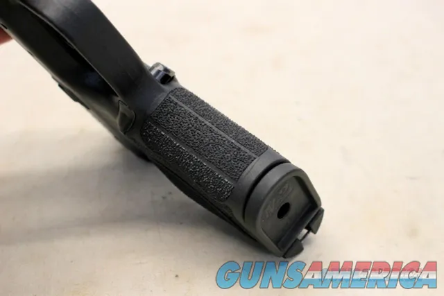 Smith & Wesson M&P 2.0 semi-automatic pistol APEX TRIGGER 9mm Box & Extras