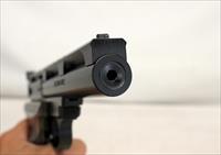 Smith & Wesson Model 22A-1 BULL BARREL Target Pistol  .22LR  Box, Manual & 6 Factory Magazines Img-9