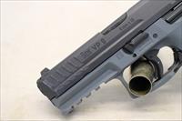 Heckler & Koch VP9 semi-automatic pistol  9mm  GREY FRAME  Case, Manual and 3 Magazines Img-5