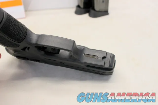 Taurus G3c semi-automatic COMPACT pistol  9mm  Box, Manual, 3 10rd Mags Img-2