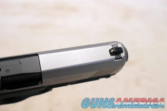 Mossberg MC2c semi-automatic pistol 9mm BOX (2) Magazines USED