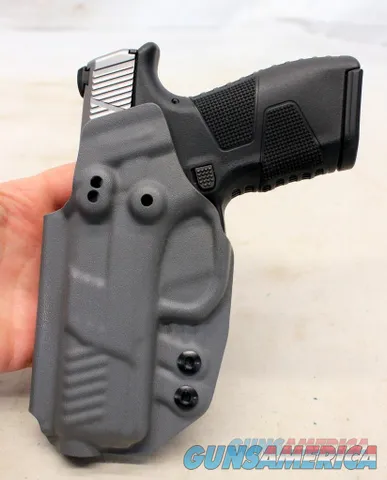 Mossberg MC2c semi-automatic pistol 9mm BOX (2) Magazines USED