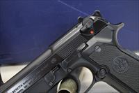 Beretta Model 92FS semi-automatic pistol  9mm  Original Box, 2 Magazines Img-4