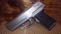 RUGER P93DC 9MM VERY GOOD CONDITION 1-15RD MAG, FREE SHIPPING NO CC FEE Img-1