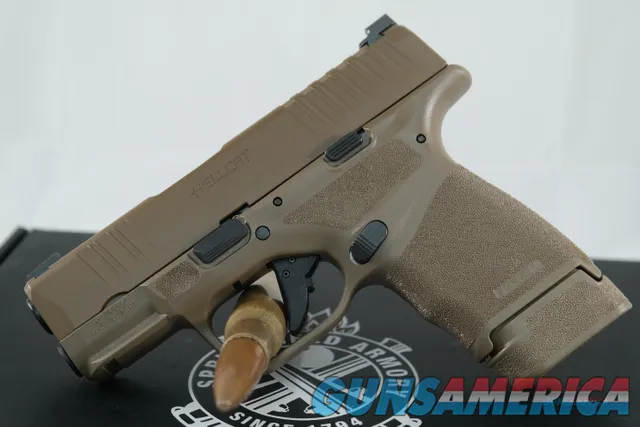 Springfield Armory Hellcat FDE 9mm w 4 magazines