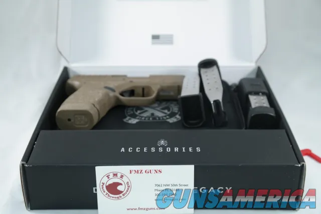 Springfield Armory Hellcat FDE 9mm w 4 magazines