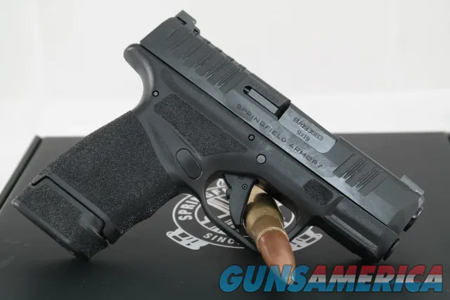Springfield Armory Hellcat 9mm w 4 magazines