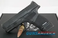Springfield Armory Hellcat 9mm w 4 magazines