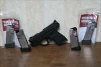 Springfield Armory Hellcat 9mm w/ 4 magazines