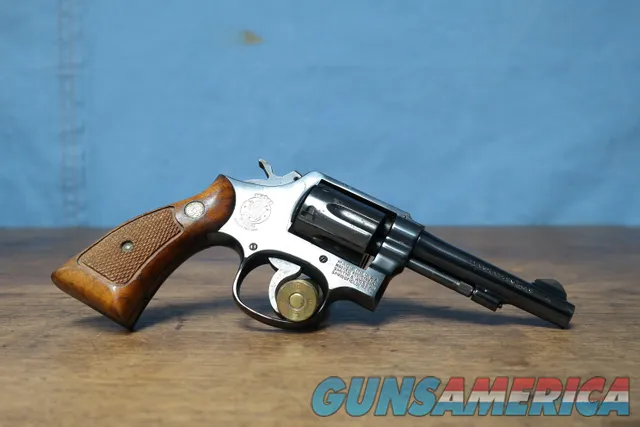 Smith & Wesson Model 10-5 .38 Special Revolver  Img-2