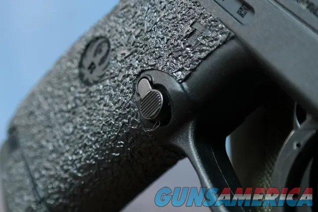 Ruger Max-9 9MM Centerfire Semi-Automatic pistol