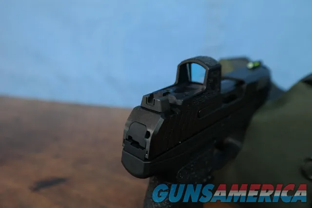 Ruger Max-9 9MM Centerfire Semi-Automatic pistol