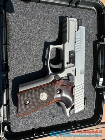 Sig Sauer P229 Elite, 9mm, 3.9 Brl, Stainless Alloy, TruGlo sights